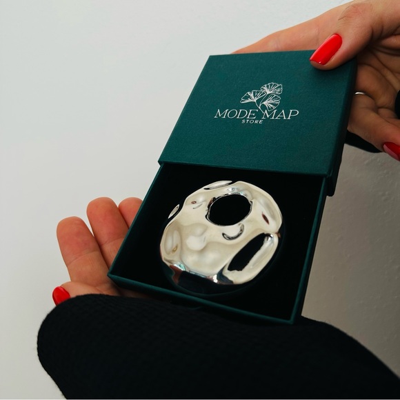 New Brooch Irregular Water Wave Pattern Hollow Circular Metal Large chunky - Picture 4 of 6